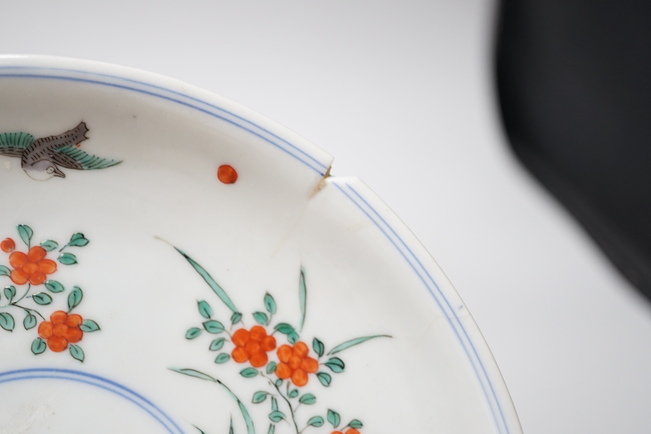 A Chinese famille rose plate, a cantonese plate and a blue and white crackle glaze jar